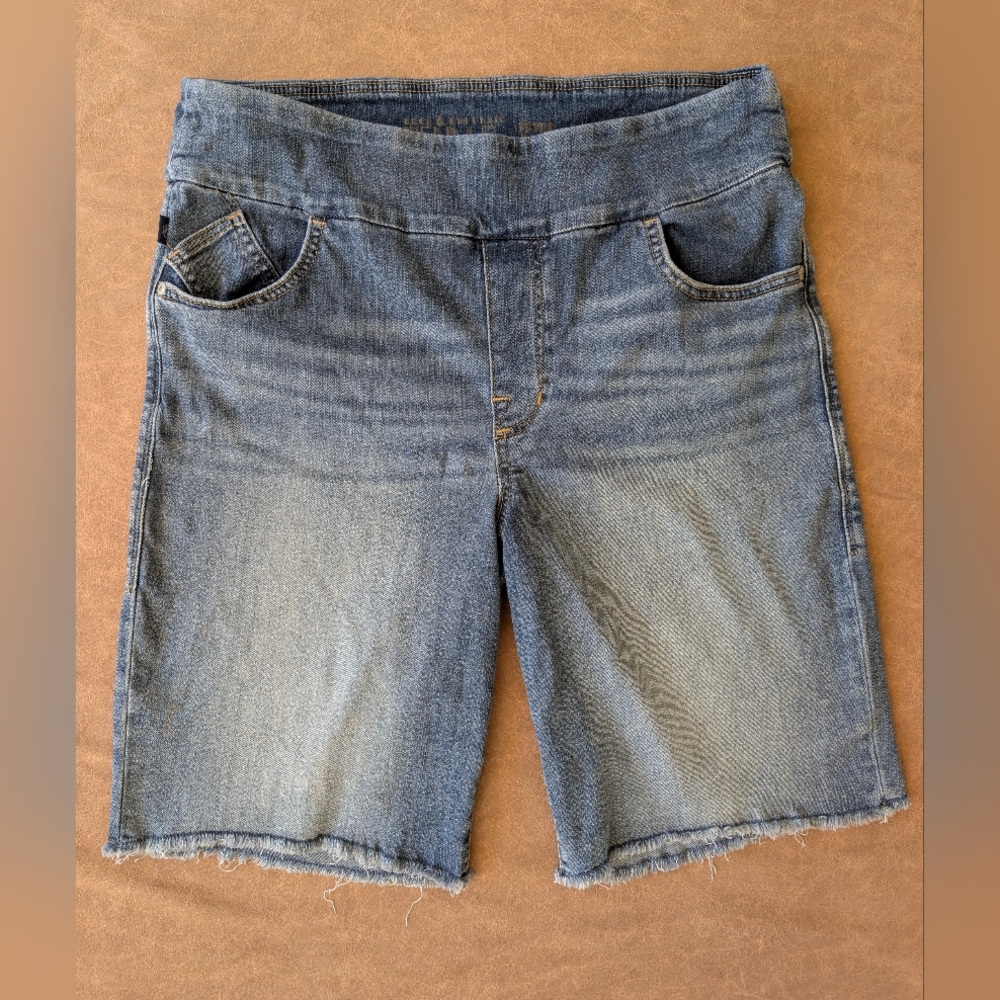 Rock & Republic Denim RX Pull On Bermuda Shorts! Size 16!